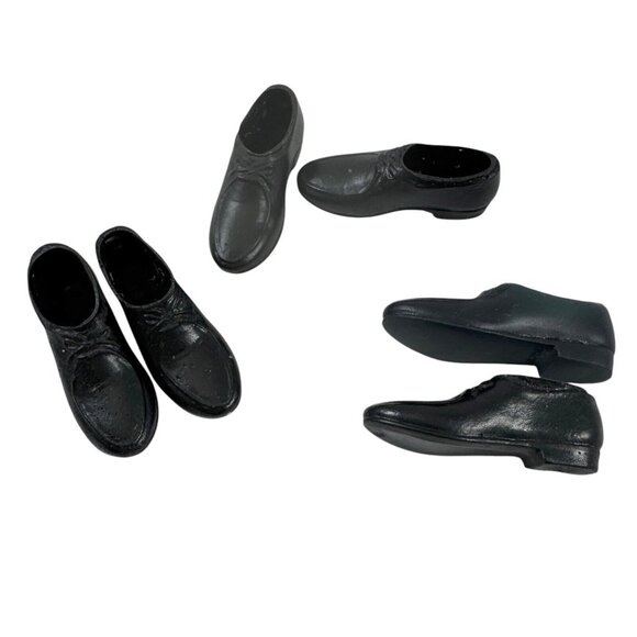 Ken Doll Lot of Vintage Shoes Boots Tennis Racket Medical Bag Football Helmet - Picture 6 of 9